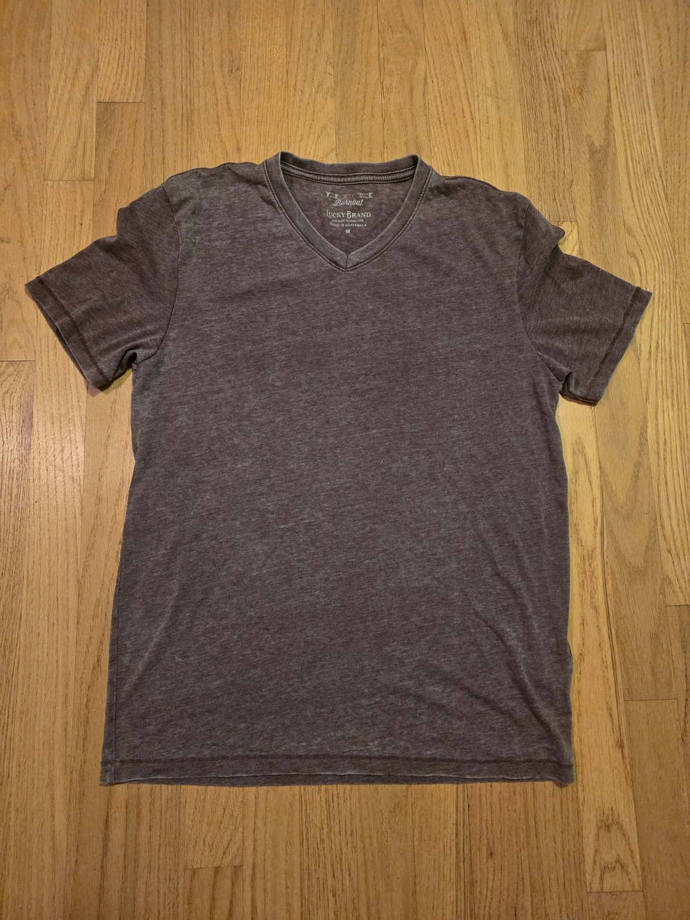 Lucky Brand Men's V-Neck Tee - Size M